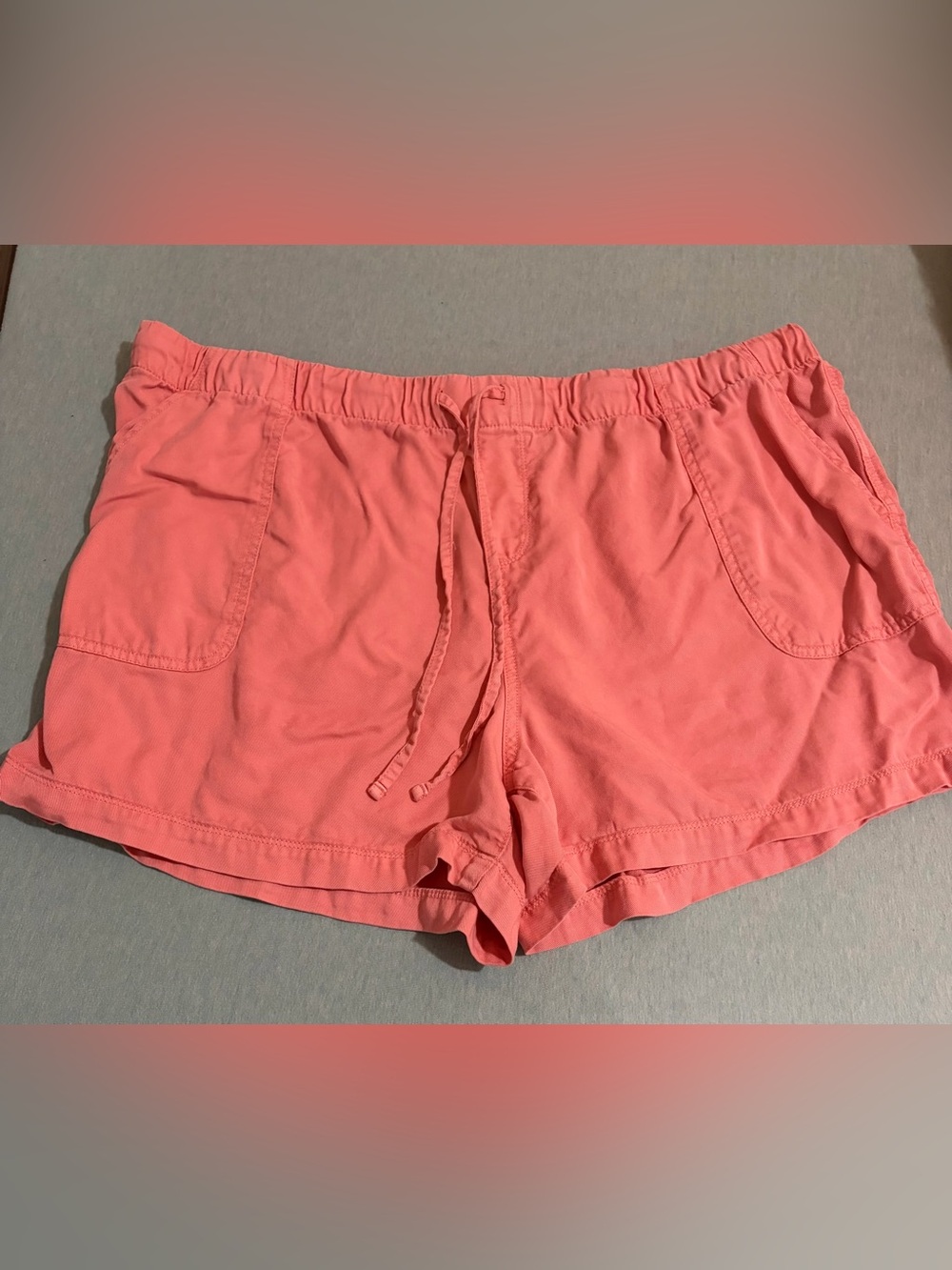 Women’s Plus Size GAP Flowy Cargo Drawstring Shorts
